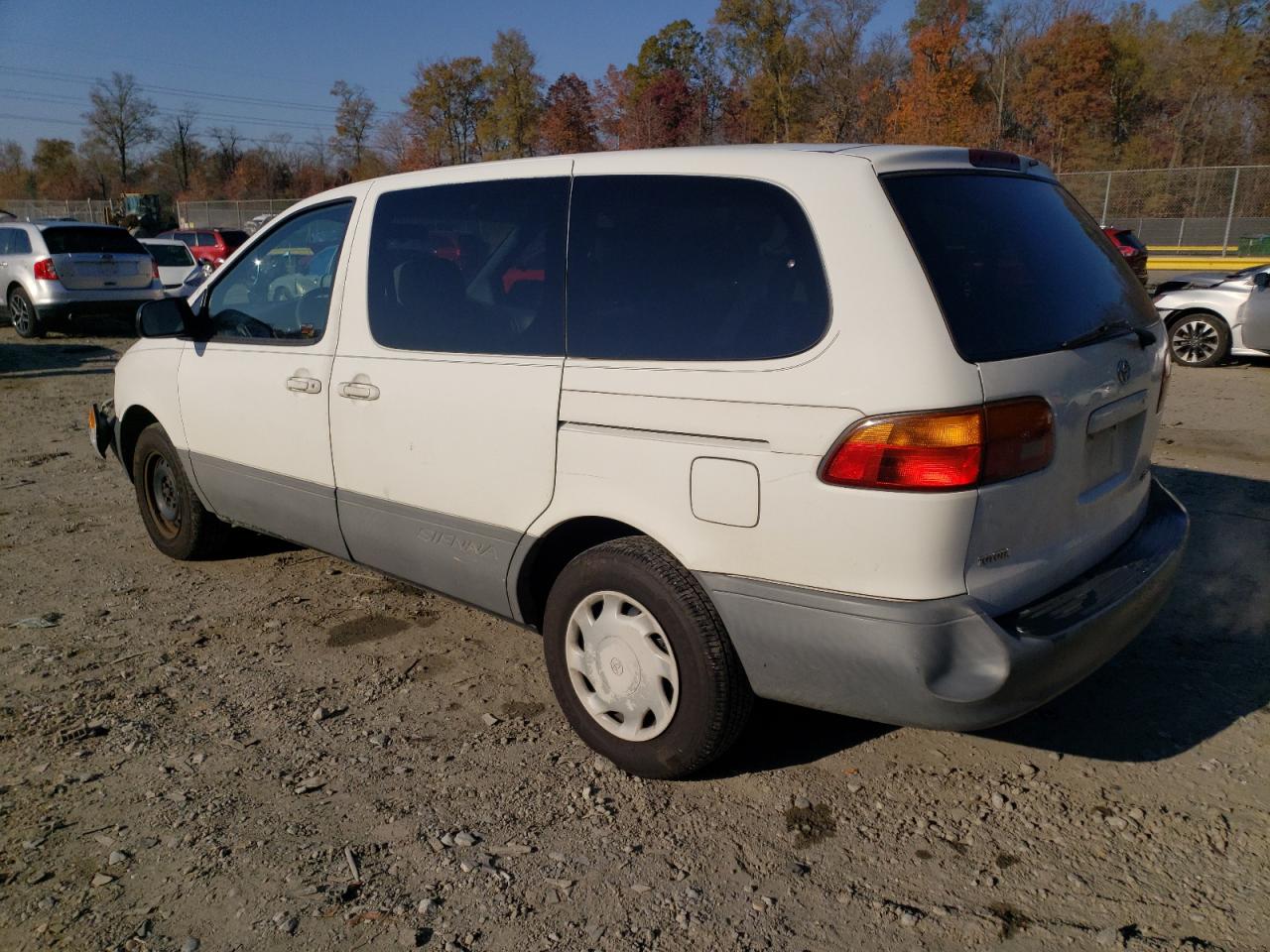 Изображение 2 1999 TOYOTA SIENNA CE 1999 с VIN 4T3ZF19C9XU097097