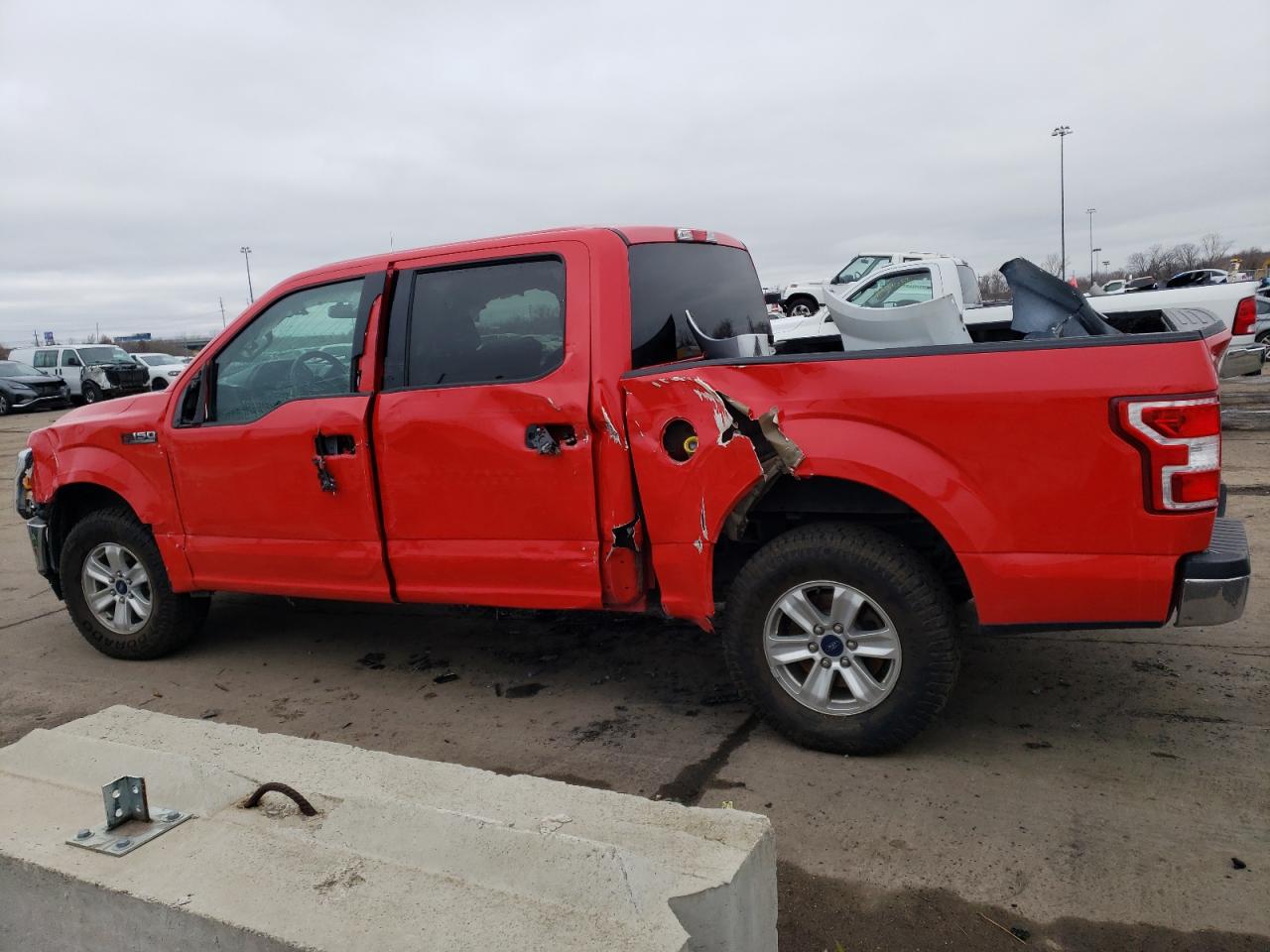 Image 2 of 2018 FORD F150 SUPERCREW 2018 with VIN 1FTEW1EB9JFC18134