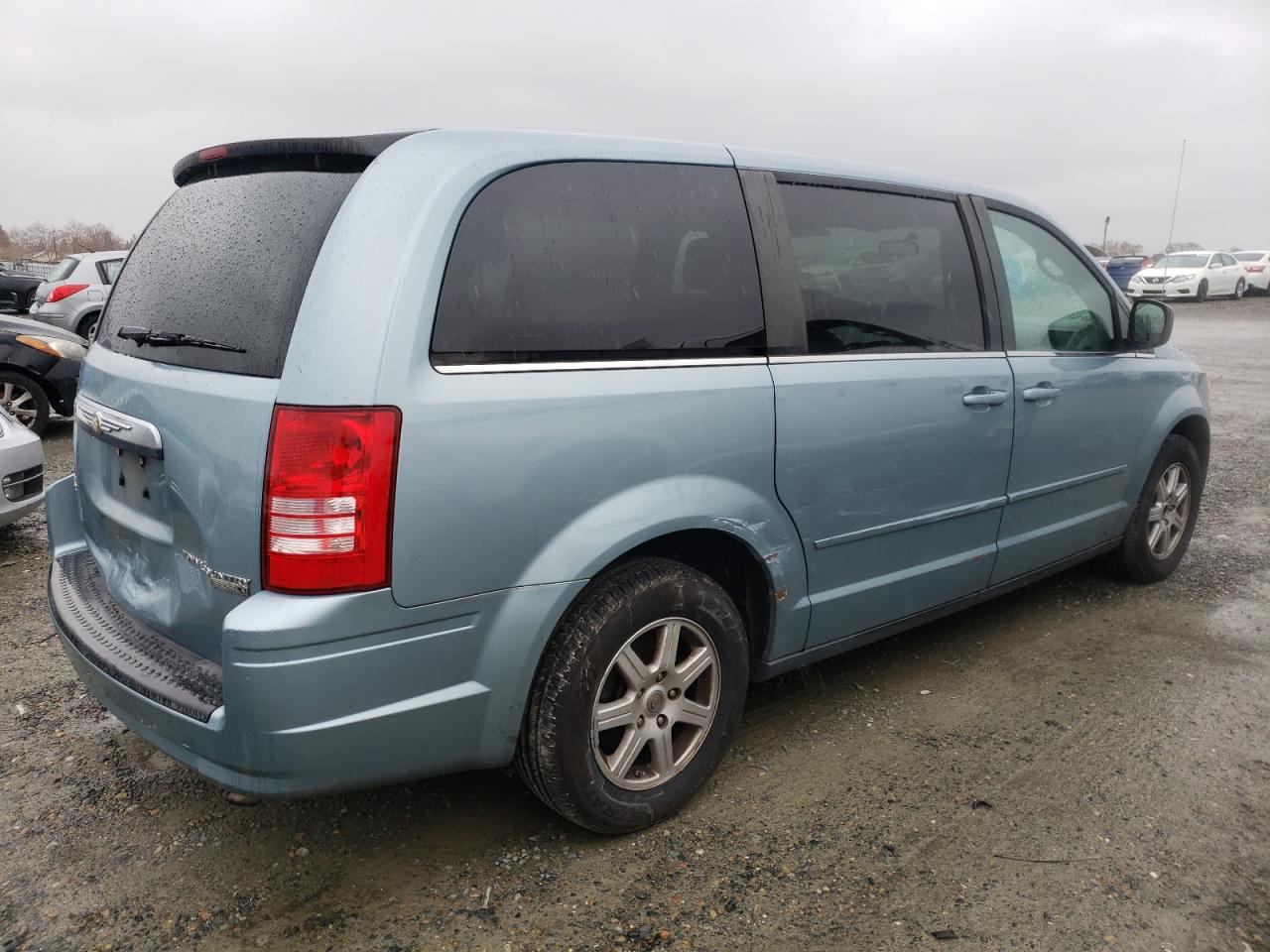 Изображение 3 2010 CHRYSLER TOWN & COUNTRY LX 2010 с VIN 2A4RR2D14AR374947