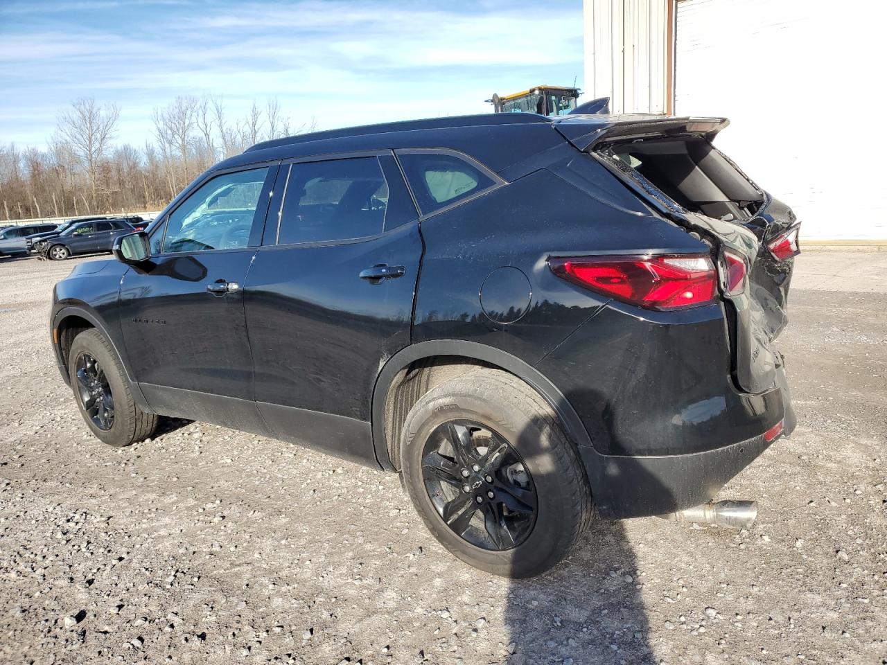 Изображение 2 2022 CHEVROLET BLAZER 2LT 2022 с VIN 3GNKBHR40NS209642