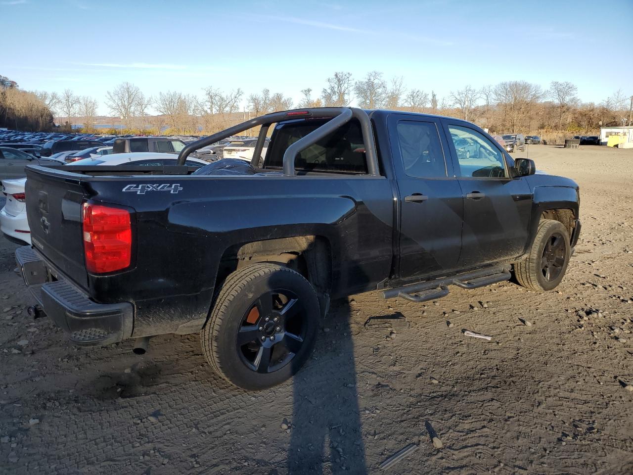 Image 3 of 2017 CHEVROLET SILVERADO K1500 2017 with VIN 1GCVKNEC6HZ118464
