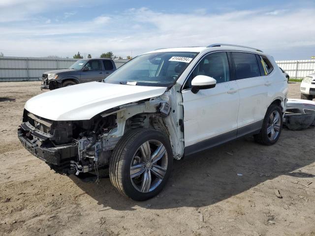 Image 1 of 2018 VOLKSWAGEN TIGUAN SEL PREMIUM 2018 with VIN 3VV4B7AX4JM209435
