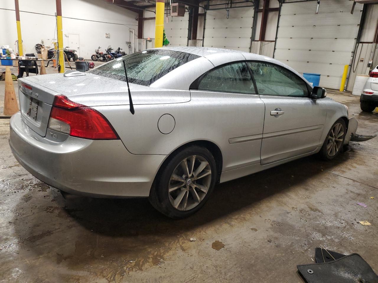 Obraz 3 z 2012 VOLVO C70 T5 2012 z VIN YV1672MCXCJ125070