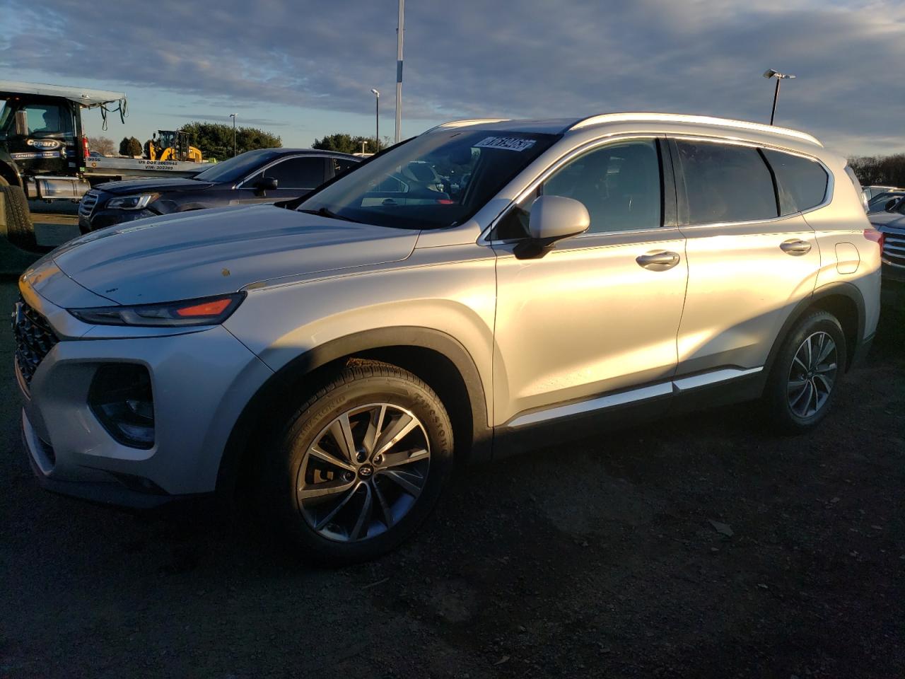 Image 1 of 2019 HYUNDAI SANTA FE SEL 2019 with VIN 5NMS33AD6KH017245