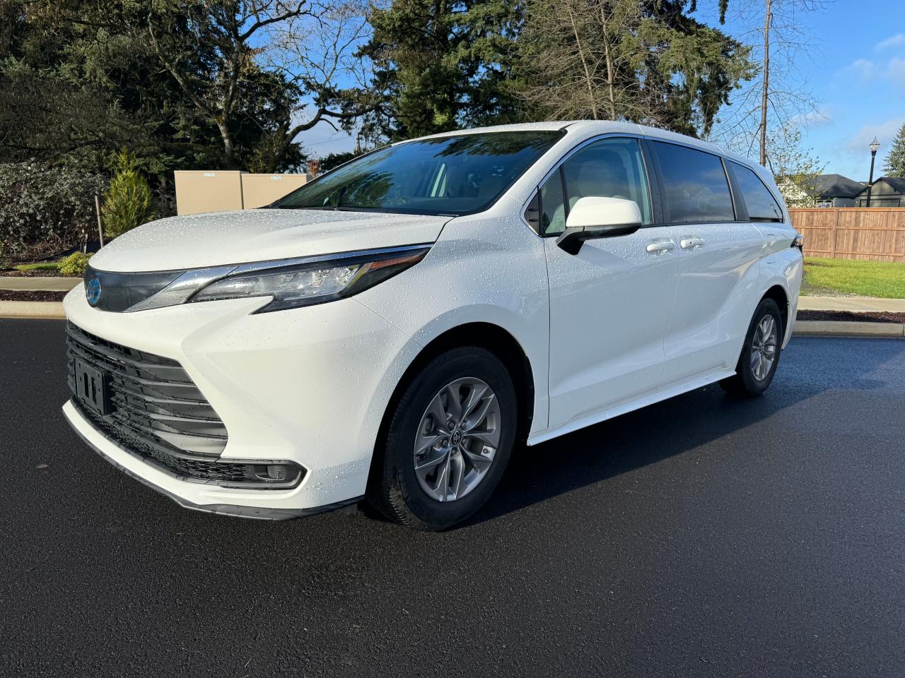 Изображение 2 2022 TOYOTA SIENNA LE 2022 с VIN 5TDKRKEC5NS111340