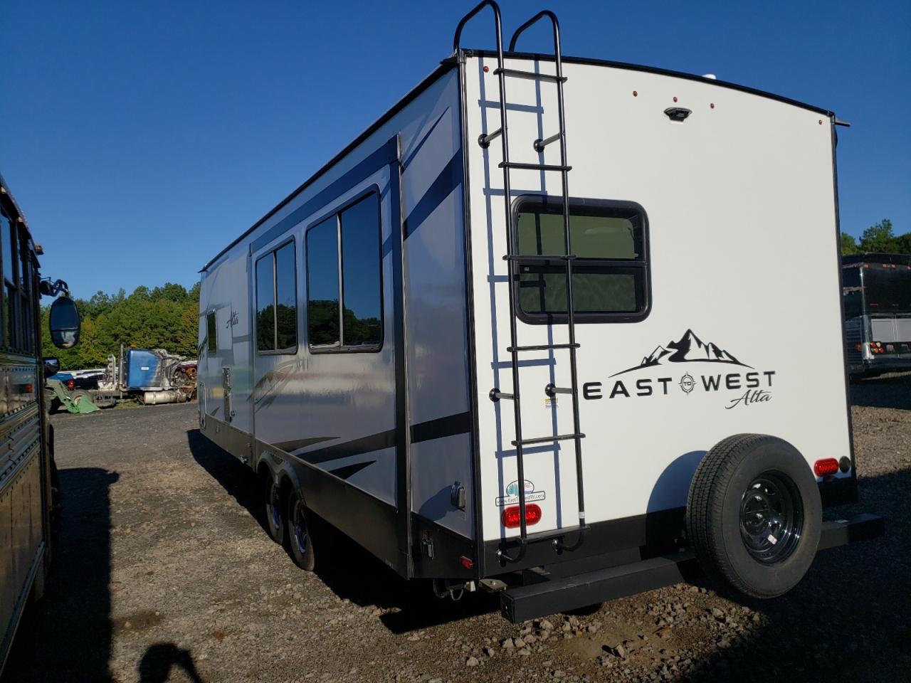 Изображение 3 2024 WILDWOOD EAST WEST 2024 с VIN 5ZT2ALTB7R9009080