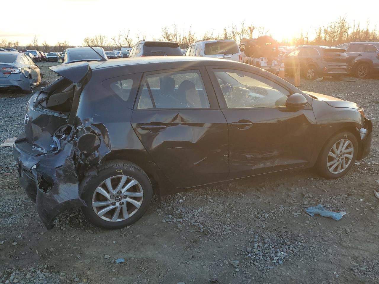 Image 3 of 2013 MAZDA 3 I 2013 with VIN JM1BL1LP4D1822878