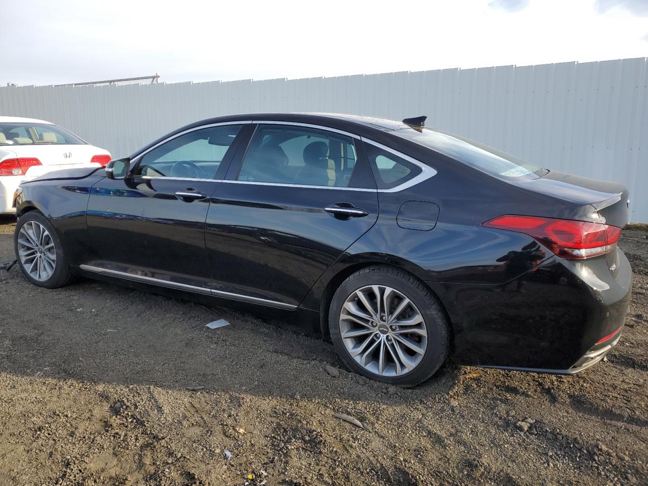 Изображение 2 2017 GENESIS G80 BASE 2017 с VIN KMHGN4JE0HU176189