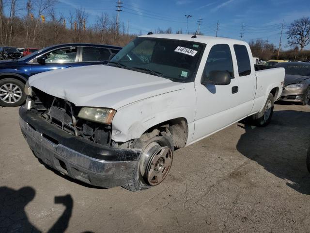 Image 1 of 2004 CHEVROLET SILVERADO K1500 2004 with VIN 1GCEK19T04E208780