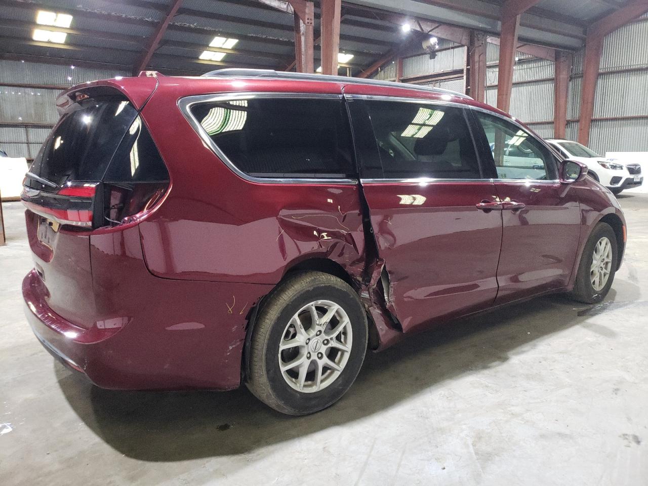 Image 3 of 2022 CHRYSLER PACIFICA TOURING L 2022 with VIN 2C4RC1BG6NR189149