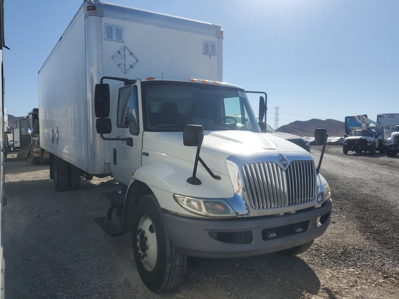 Obraz 1 z 2013 INTERNATIONAL 4000 4300 2013 z VIN 1HTMMAAL1DH340241