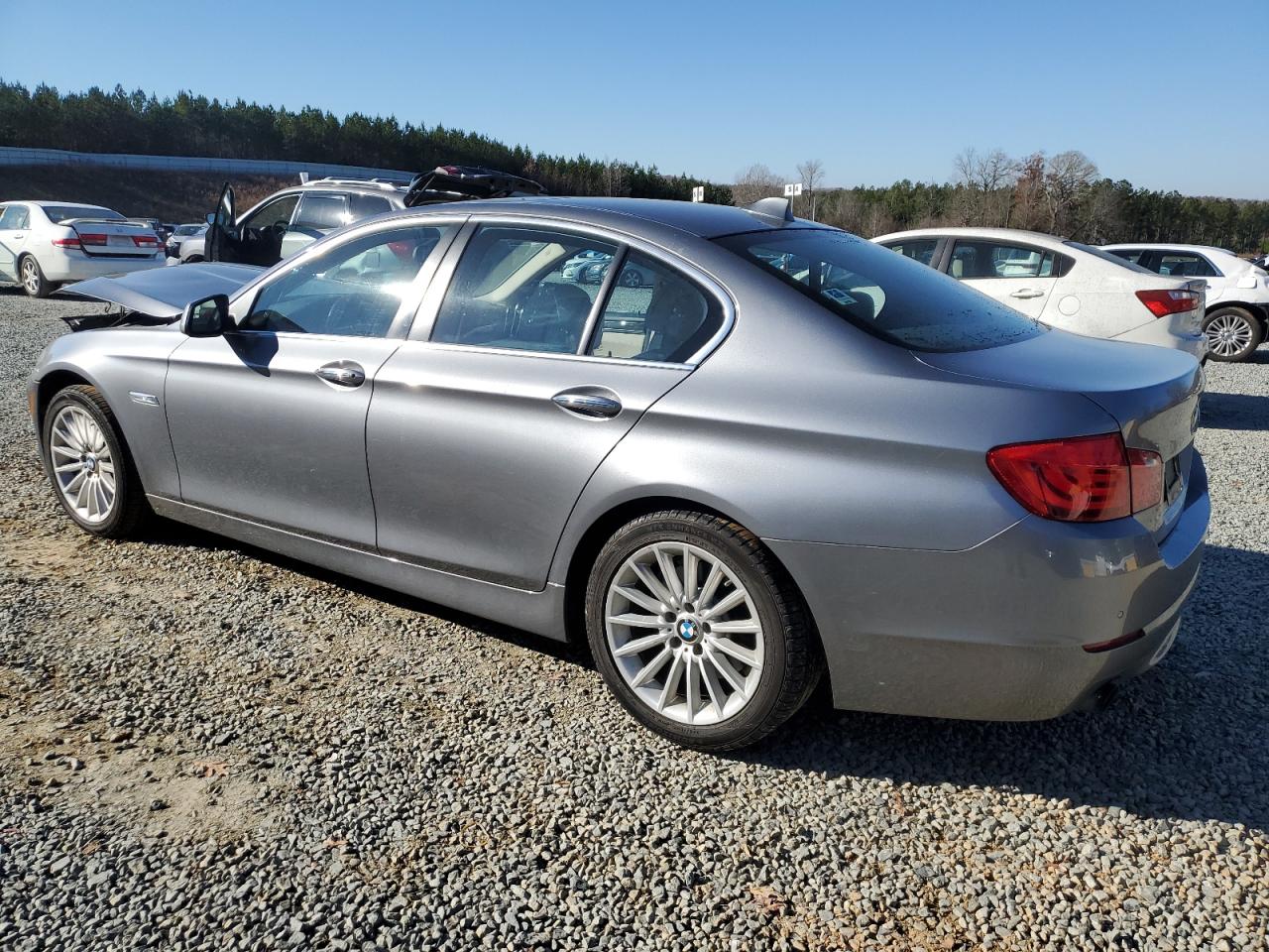 Obraz 2 z 2013 BMW 535 XI 2013 z VIN WBAFU7C58DDU72747