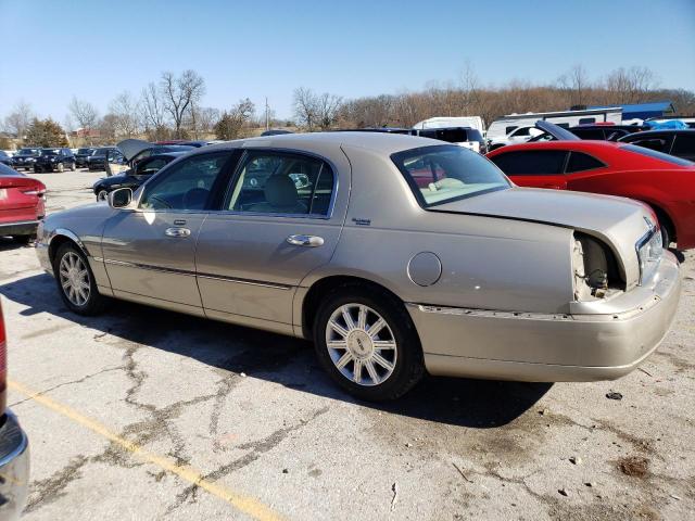 Image 2 of 2007 LINCOLN TOWN CAR SIGNATURE LIMITED 2007 with VIN 1LNHM82W67Y638087