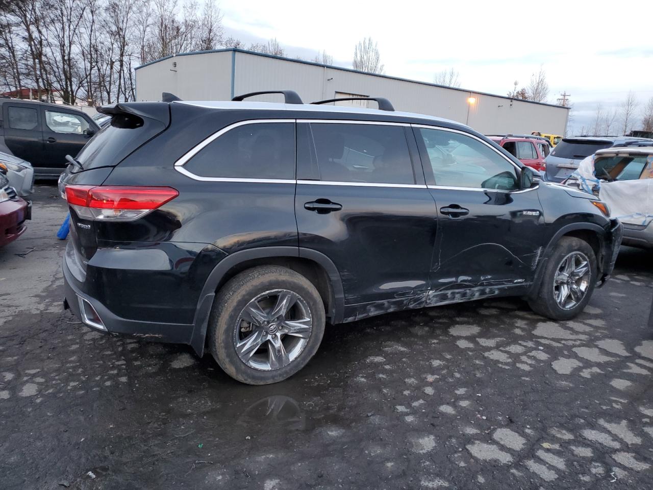 Image 3 of 2019 TOYOTA HIGHLANDER HYBRID LIMITED 2019 with VIN 5TDDGRFH8KS066603