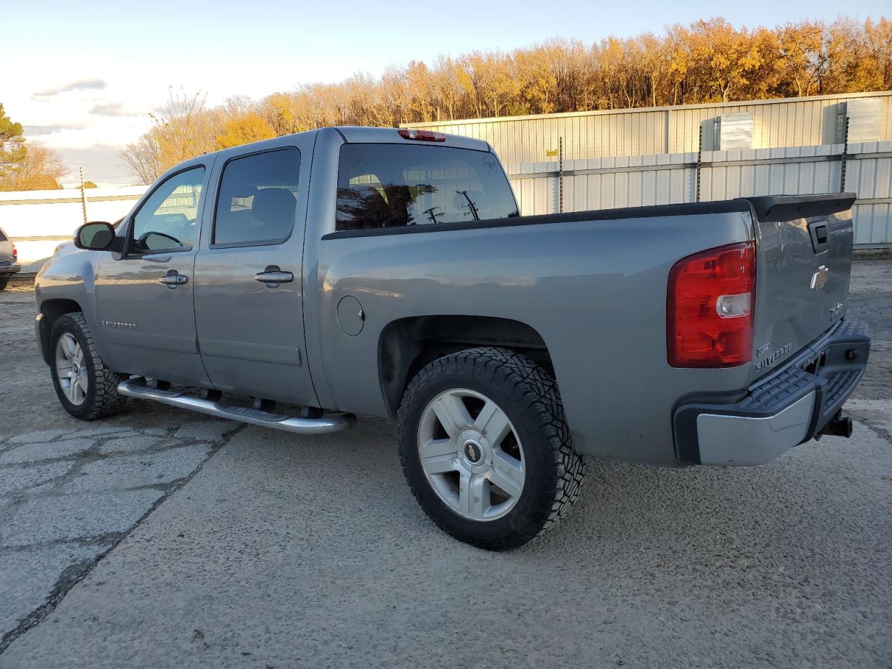 Image 2 of 2008 CHEVROLET SILVERADO C1500 2008 with VIN 2GCEC130X81177184