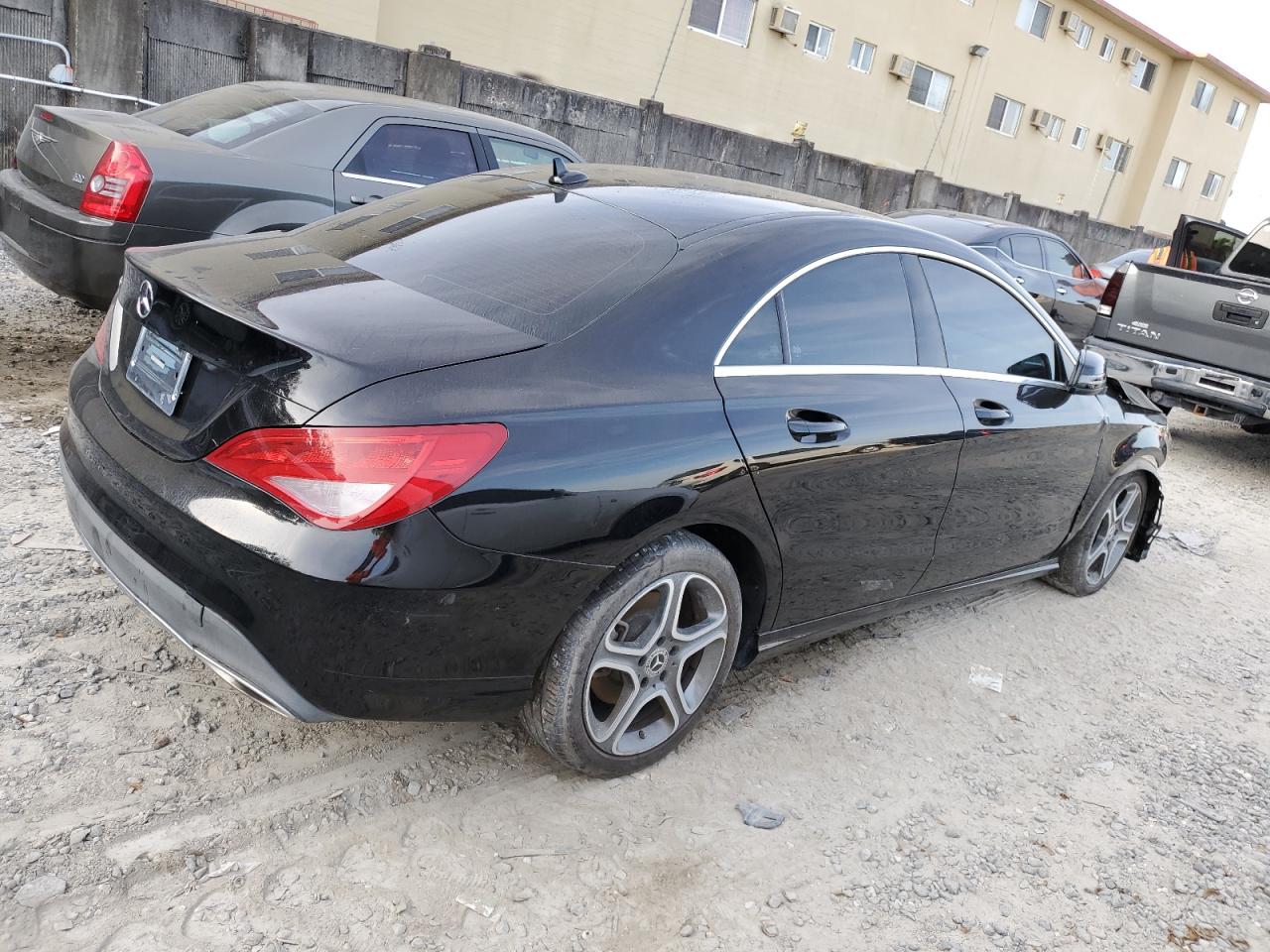 Изображение 3 2019 MERCEDES-BENZ CLA 250 2019 с VIN WDDSJ4EB9KN726393