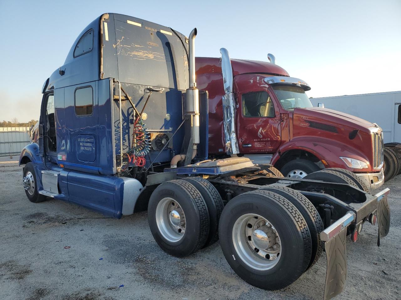 Image 3 of 2009 PETERBILT 387  2009 with VIN 1XP7D49X39D792272