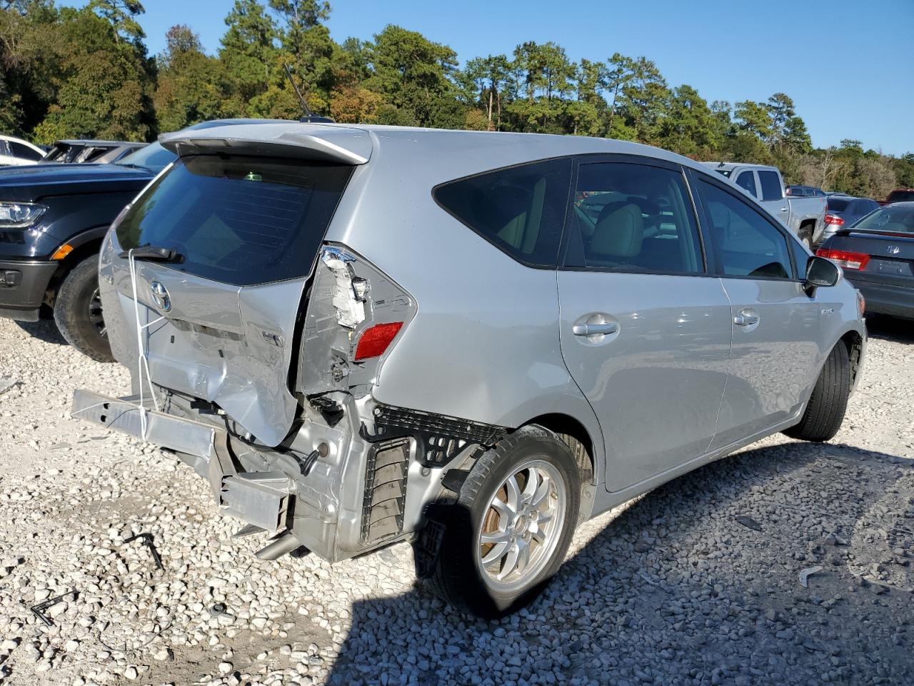 Obraz 3 z 2016 TOYOTA PRIUS V  2016 z VIN JTDZN3EU3GJ051759