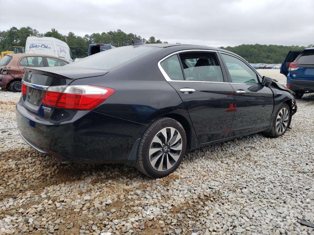 Image 3 of 2015 HONDA ACCORD TOURING HYBRID 2015 with VIN 1HGCR6F79FA003896