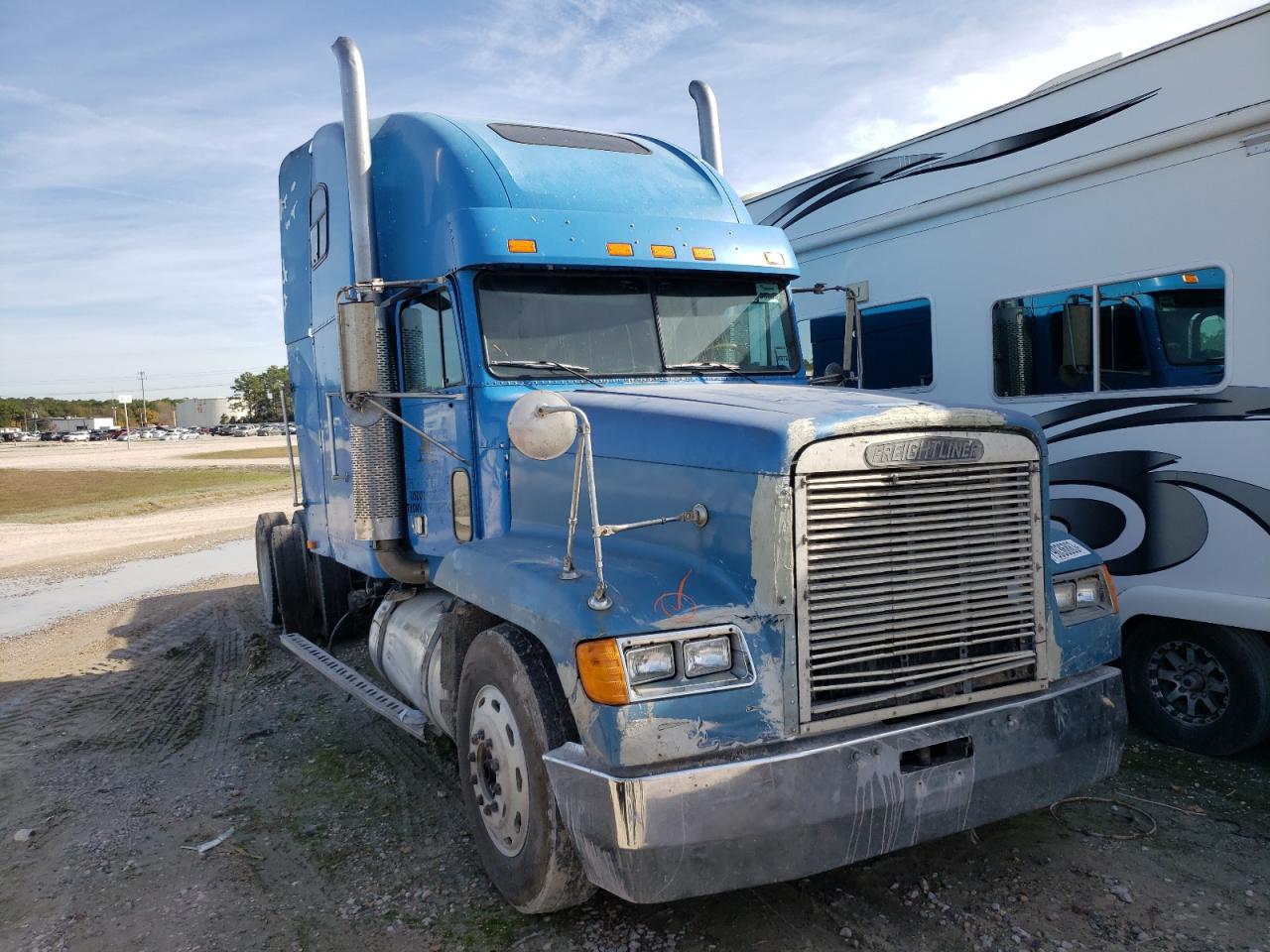 Image 1 of 1995 FREIGHTLINER CONVENTIONAL FLD120 1995 with VIN 1FUYDXYB6SP585787