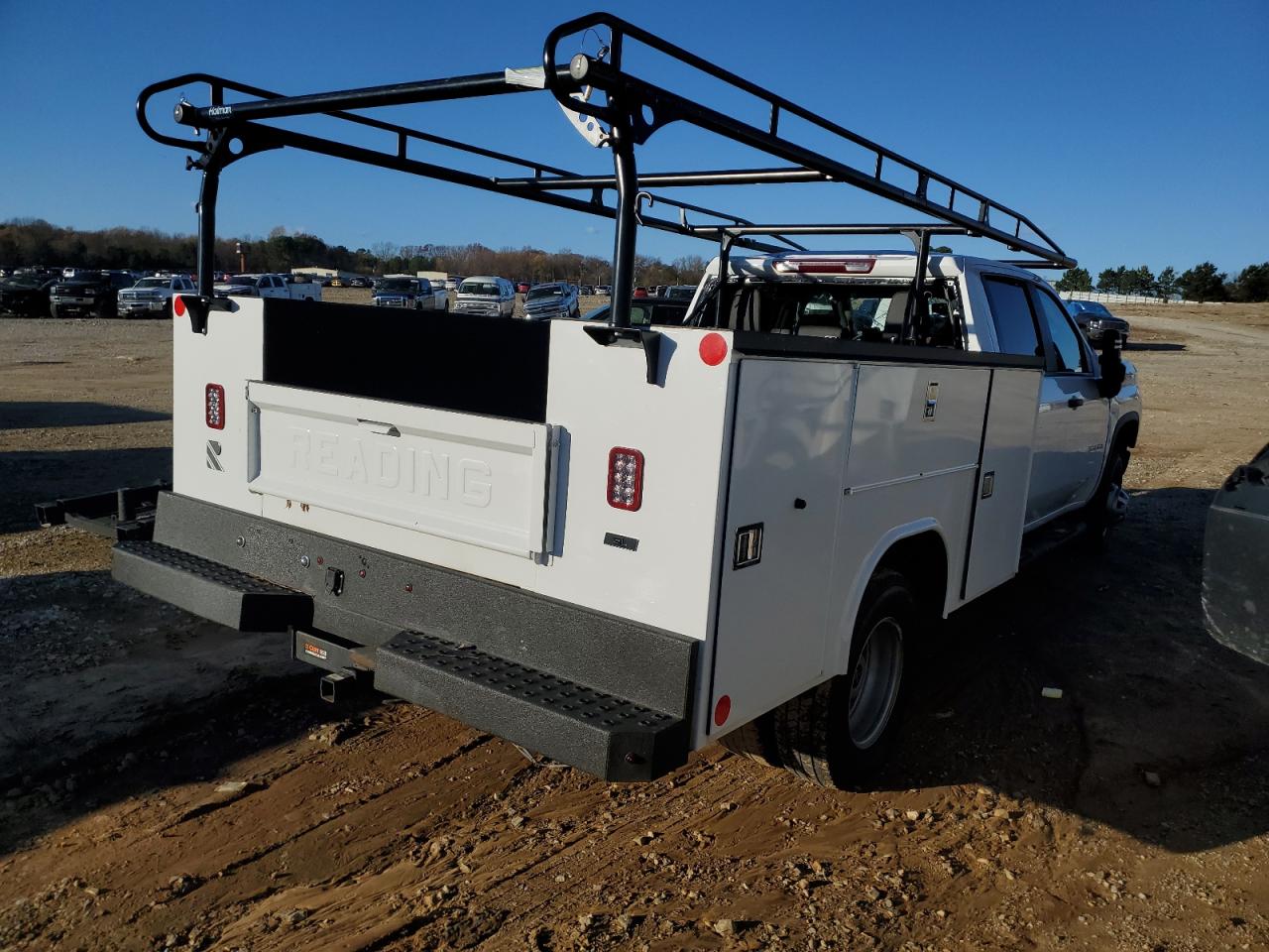 Image 3 of 2023 CHEVROLET SILVERADO K3500 2023 with VIN 1GB4YSEY5PF240130