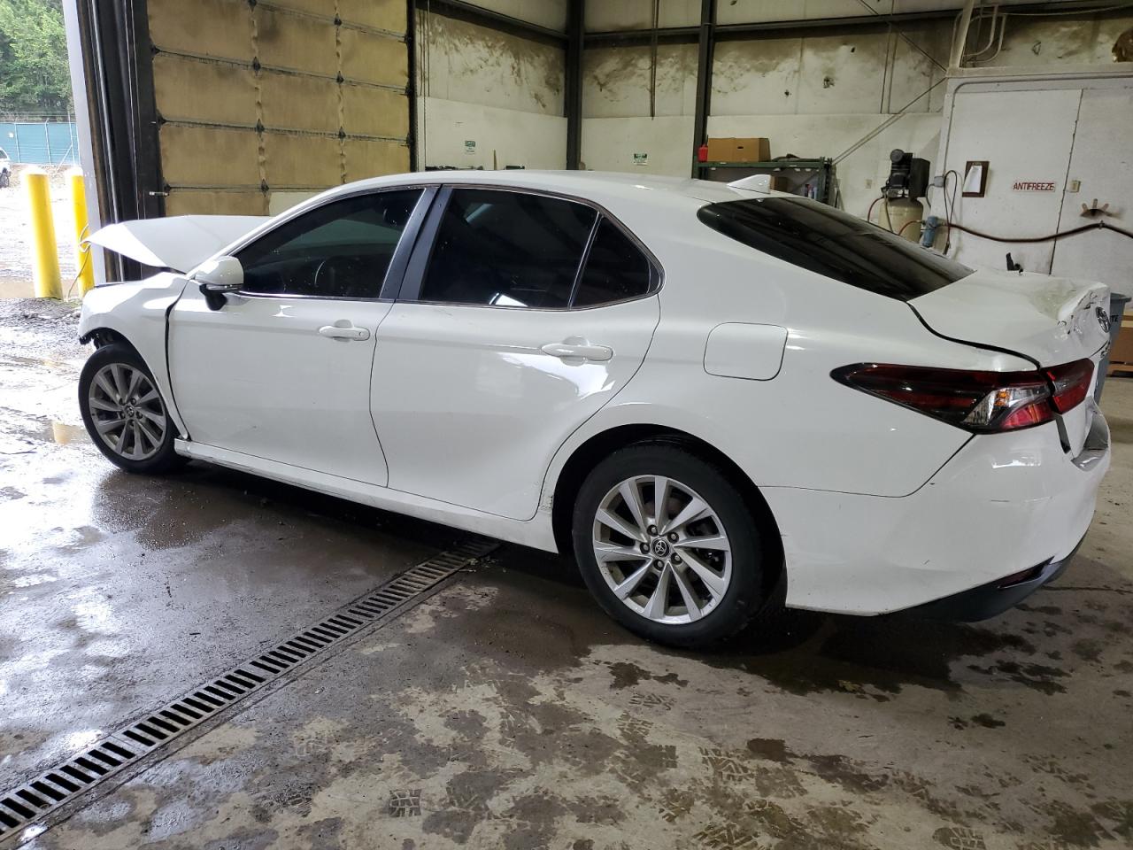 Image 2 of 2021 TOYOTA CAMRY LE 2021 with VIN 4T1R11BK2MU024934