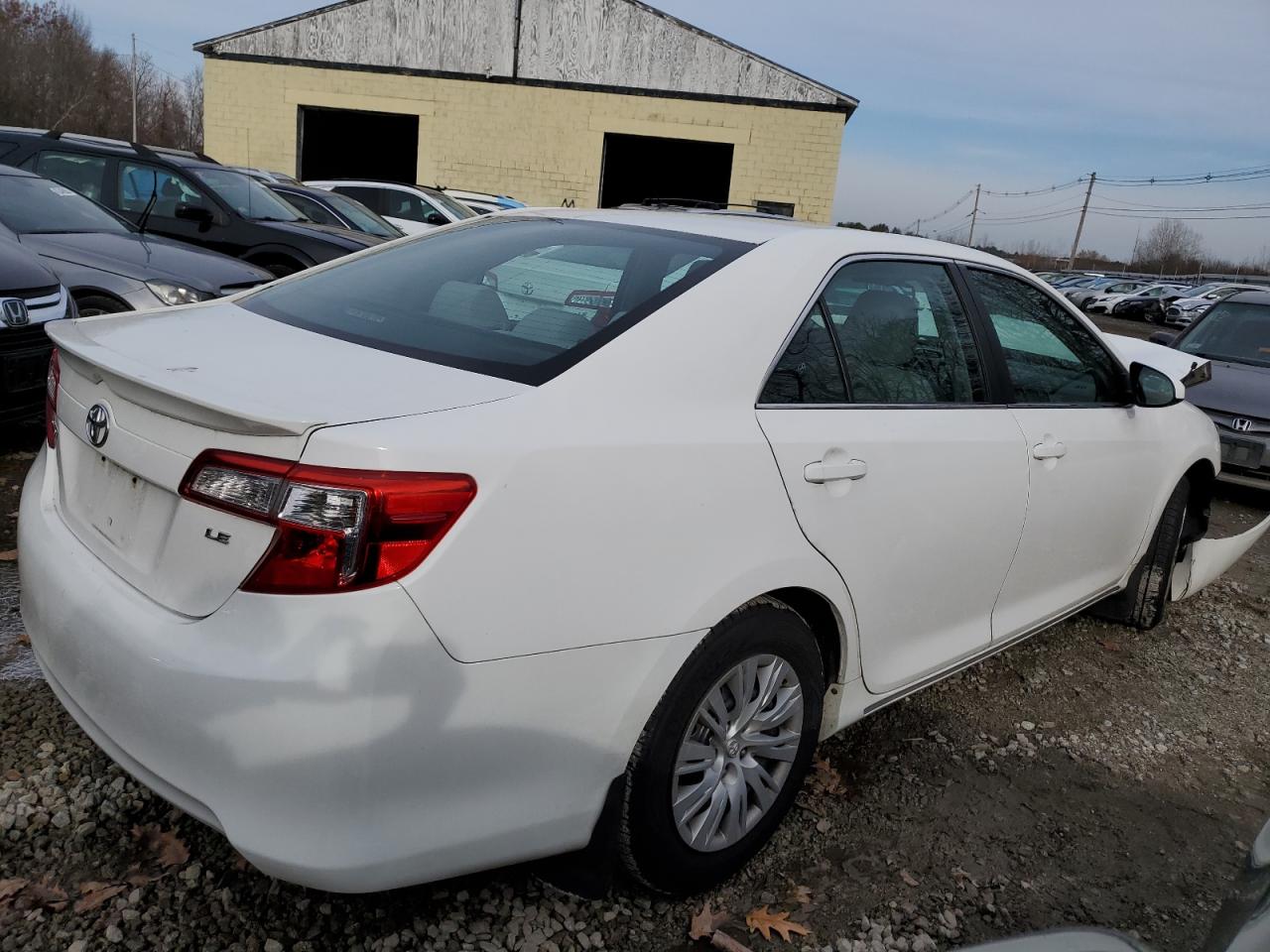Image 3 of 2014 TOYOTA CAMRY L 2014 with VIN 4T4BF1FK5ER352319