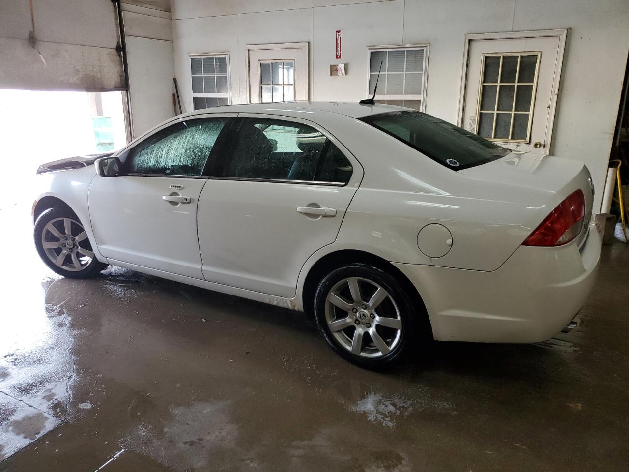 Image 2 of Mercury Milan Premier 2011 with VIN 3MEHM0JG1BR605889