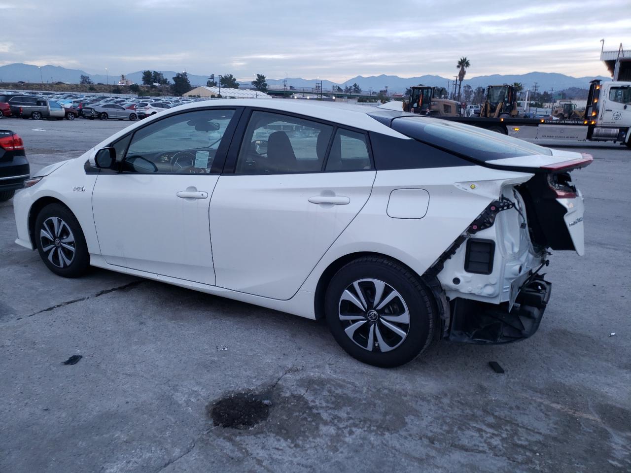 Obraz 2 z 2019 TOYOTA PRIUS PRIME  2019 z VIN JTDKARFP9K3110142