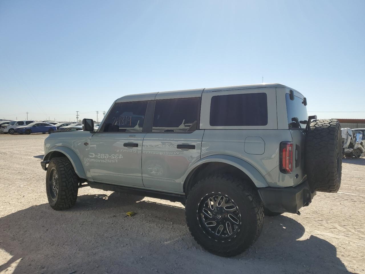 Obraz 2 z 2022 FORD BRONCO BASE 2022 z VIN 1FMEE5DP0NLB53331