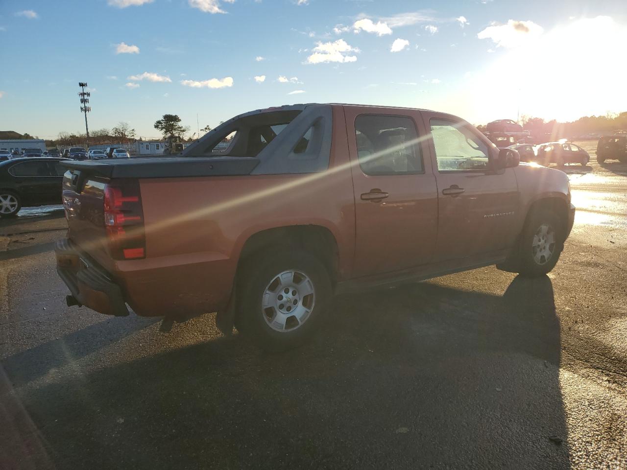 Image 3 of 2007 CHEVROLET AVALANCHE K1500 2007 with VIN 3GNFK12357G202508