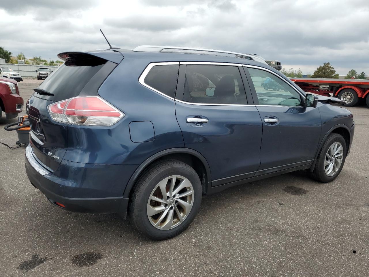 Image 3 of 2015 NISSAN ROGUE S 2015 with VIN 5N1AT2MV7FC761124