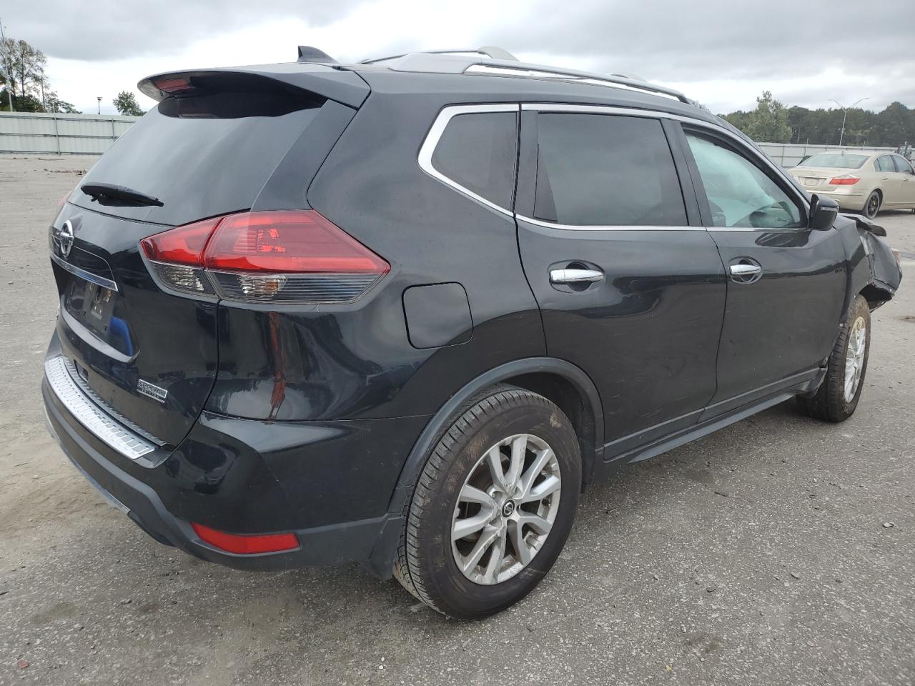 Image 3 of 2019 NISSAN ROGUE S 2019 with VIN 5N1AT2MT2KC822081