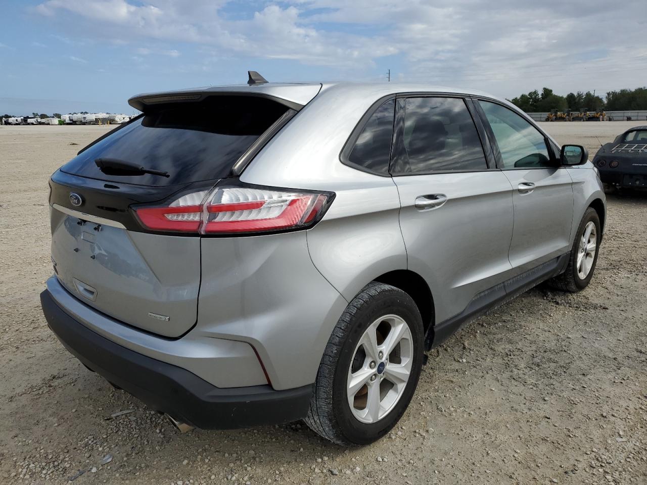 Image 3 of 2020 FORD EDGE SE 2020 with VIN 2FMPK3G93LBB04785