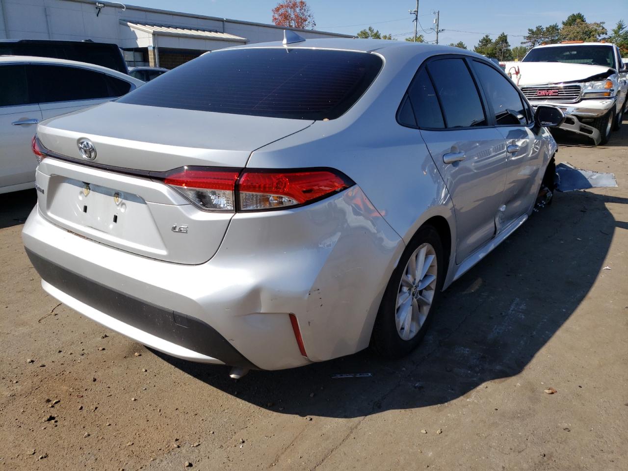 Image 3 of 2022 TOYOTA COROLLA LE 2022 with VIN JTDVPMAE7NJ214374