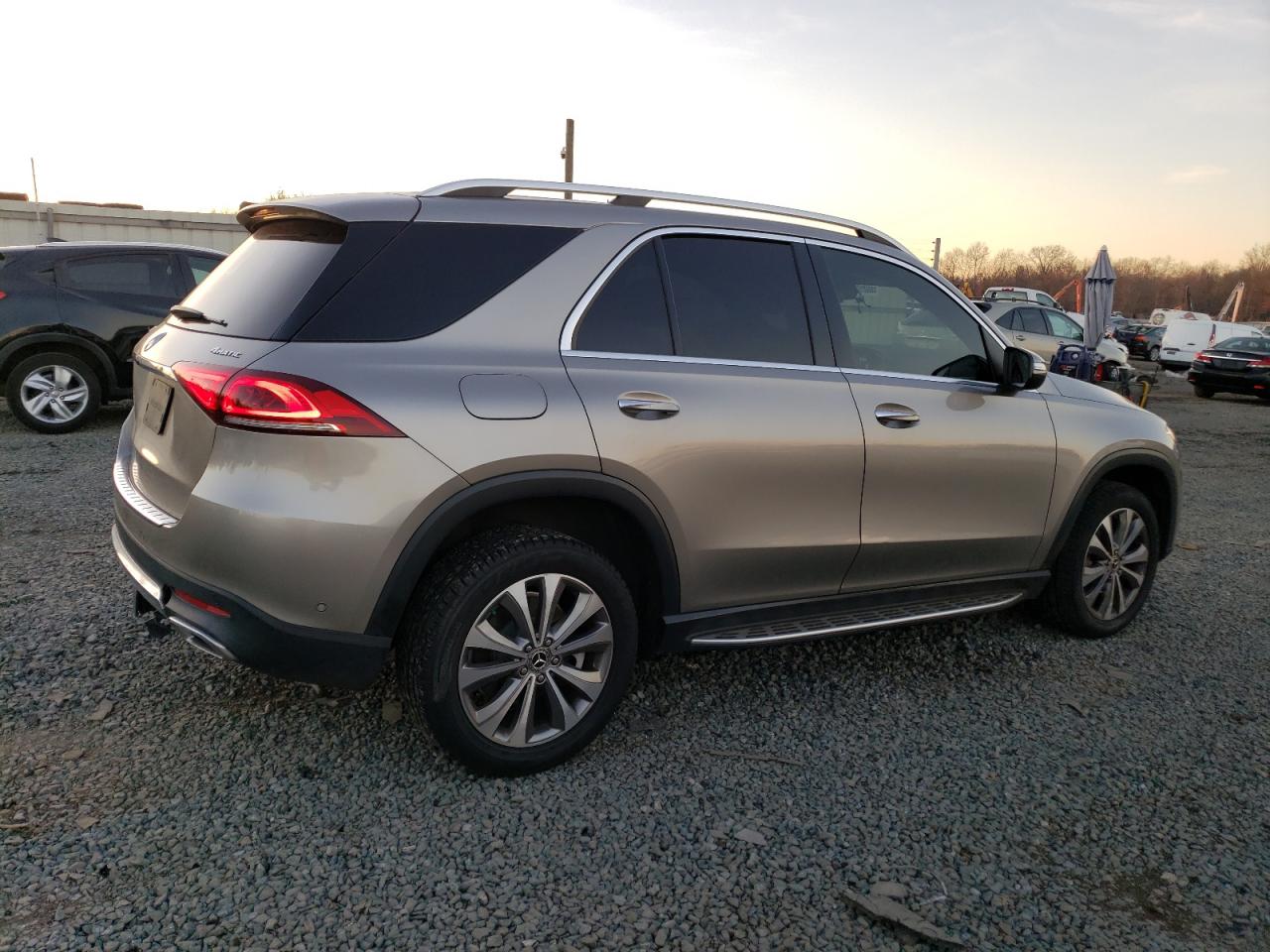 Obraz 3 z 2020 MERCEDES-BENZ GLE 350 4MATIC 2020 z VIN 4JGFB4KB8LA055543