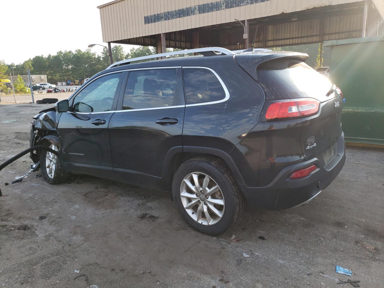 Image 2 of Jeep Cherokee Limited 2016 with VIN 1C4PJMDB2GW314027