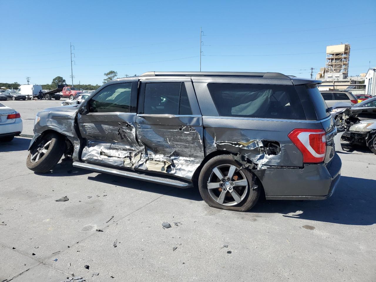 Изображение 2 2018 FORD EXPEDITION MAX XLT 2018 с VIN 1FMJK1HT5JEA06041