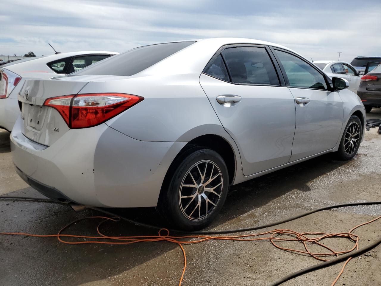 Image 3 of 2015 TOYOTA COROLLA L 2015 with VIN 2T1BURHE0FC334464