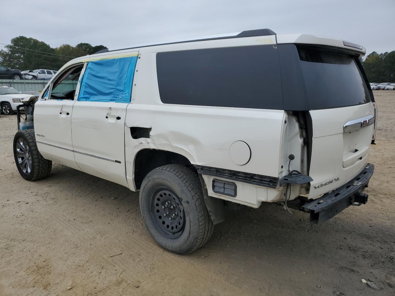 Изображение 2 2015 GMC YUKON XL DENALI 2015 с VIN 1GKS2JKJ6FR738330