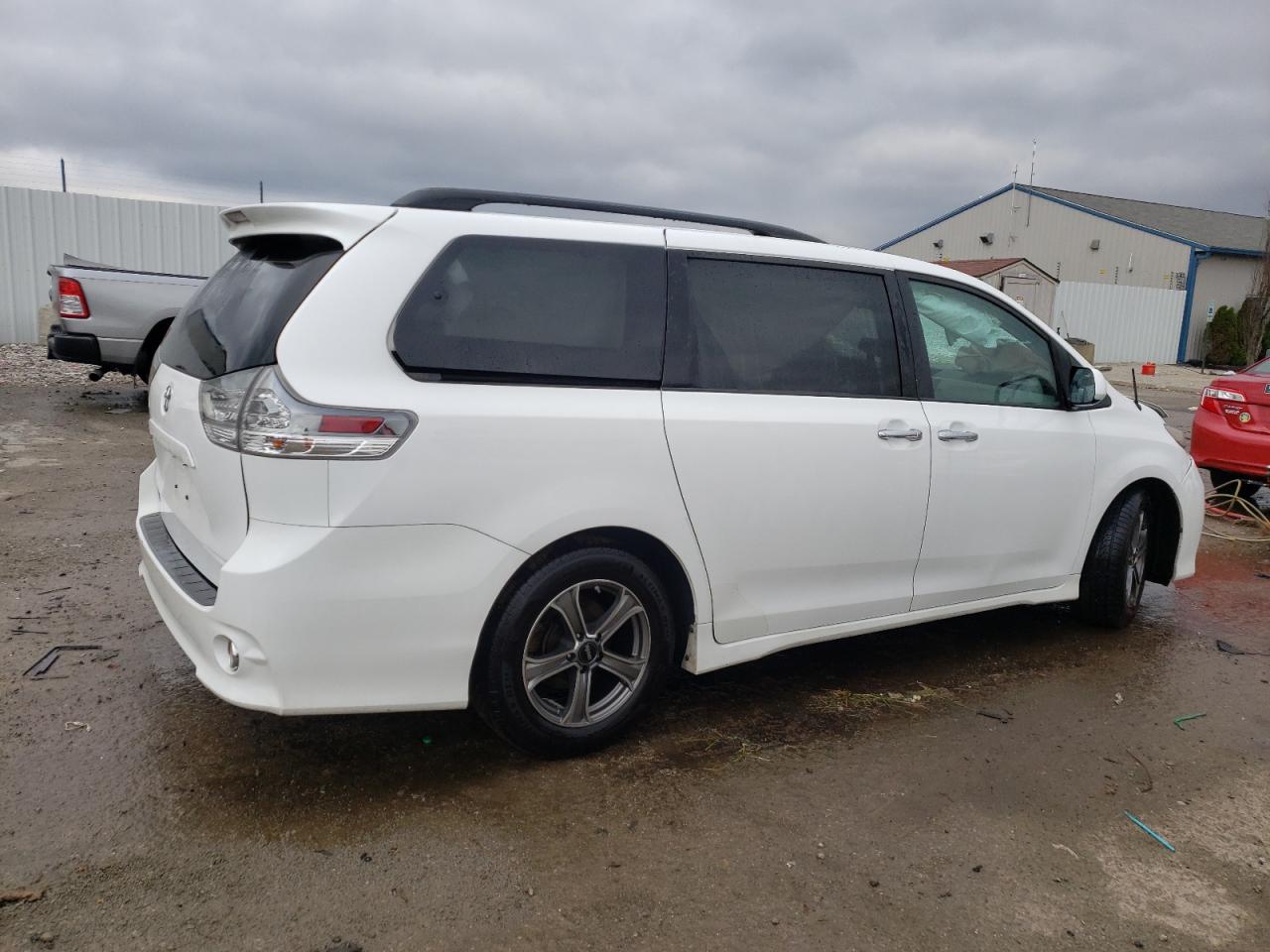 Obraz 3 z 2014 TOYOTA SIENNA SPORT 2014 z VIN 5TDXK3DC8ES499889