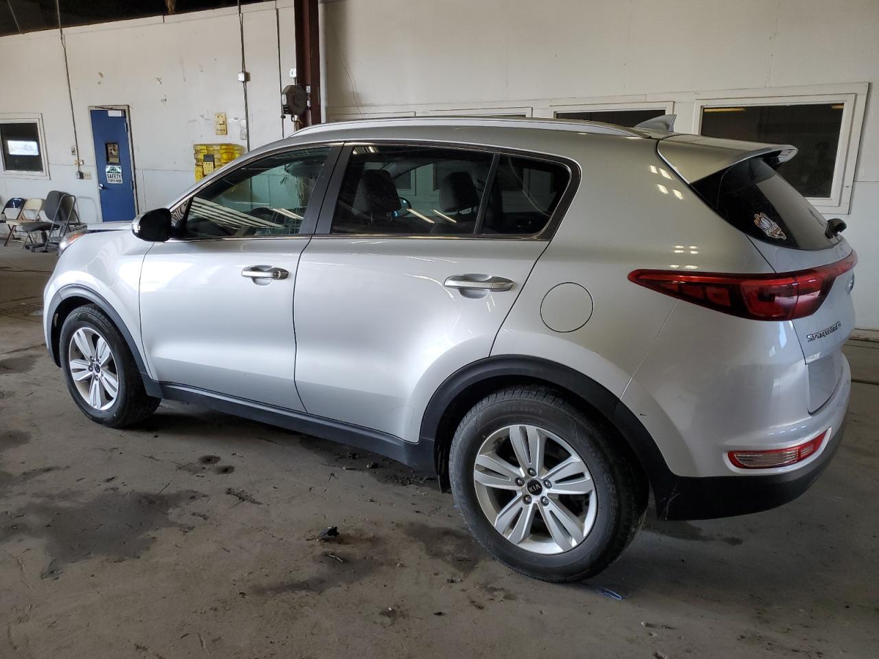 Изображение 2 2018 KIA SPORTAGE LX 2018 с VIN KNDPM3AC4J7396696