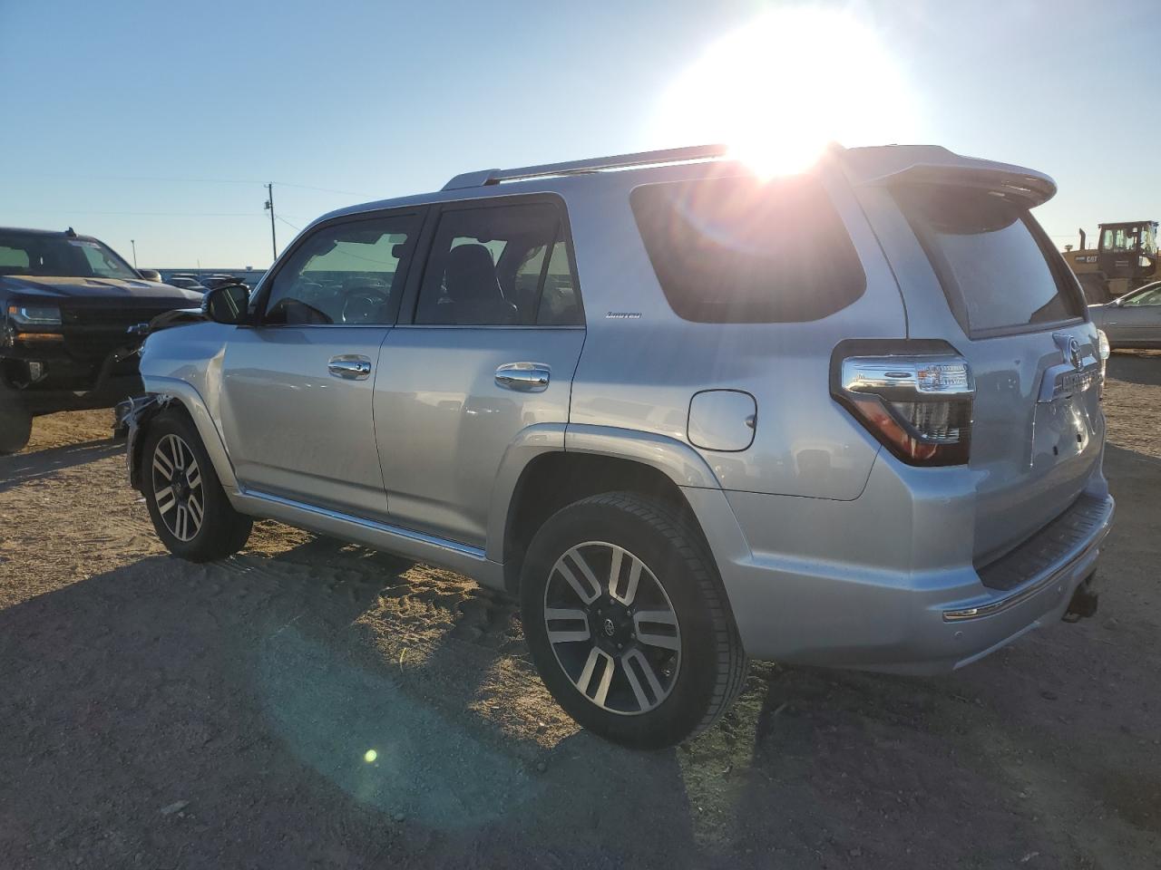 Image 2 of 2018 TOYOTA 4RUNNER SR5/SR5 PREMIUM 2018 with VIN JTEBU5JR4J5556738