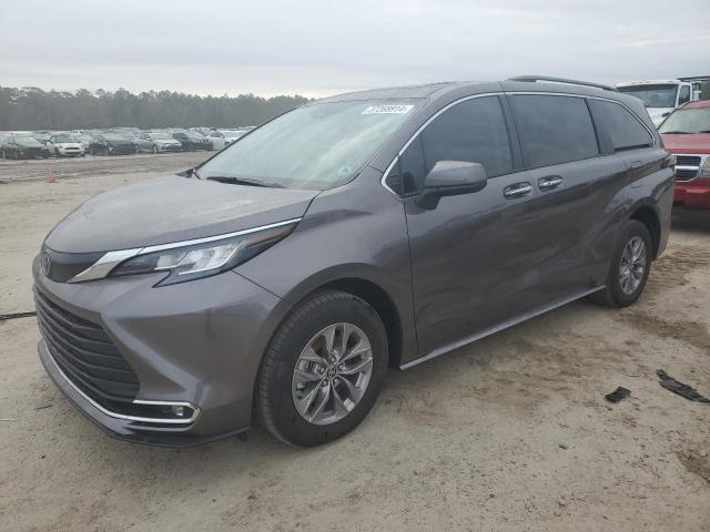 Obraz 2023 TOYOTA SIENNA XLE 2023