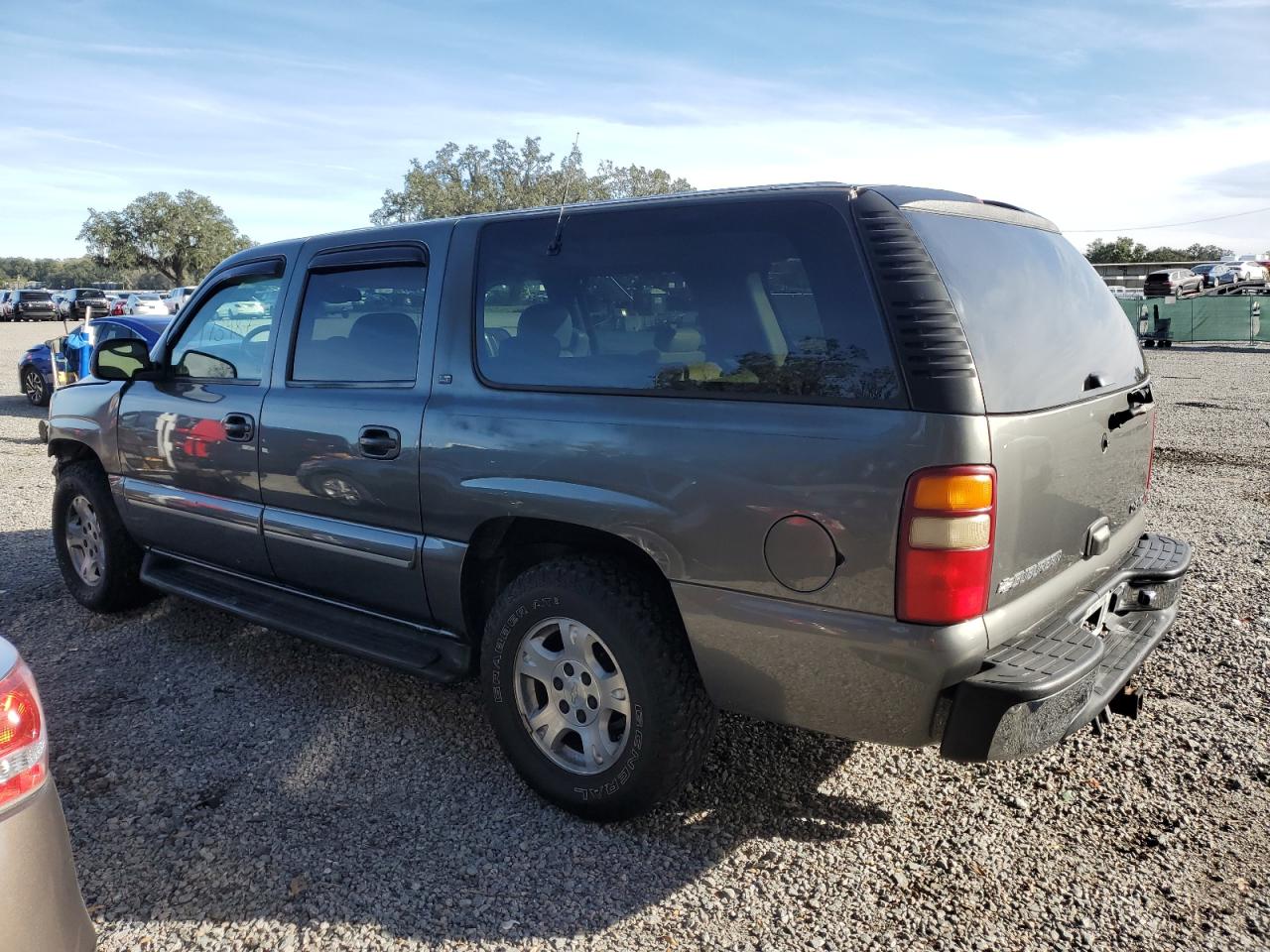 Изображение 2 2001 CHEVROLET SUBURBAN C1500 2001 с VIN 3GNEC16T11G244295