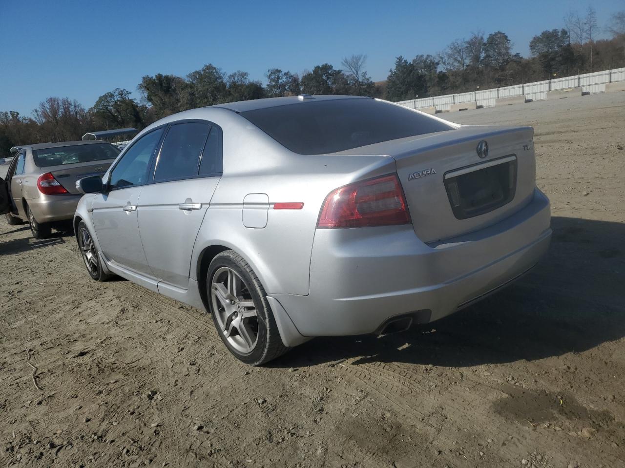 Изображение 2 Acura Tl 2008 с VIN 19UUA66298A020572