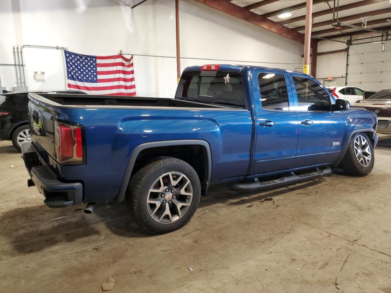 Obraz 3 z 2017 GMC SIERRA K1500 SLT 2017 z VIN 1GTV2NEC2HZ201602