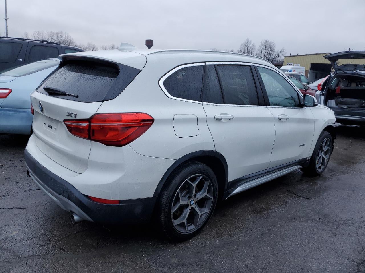 Image 3 of 2017 BMW X1 XDRIVE28I 2017 with VIN WBXHT3C34H5F79385