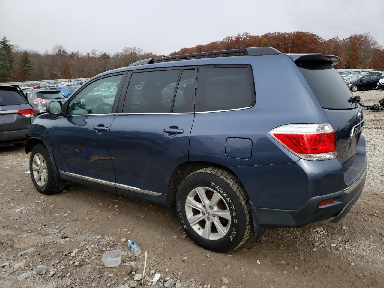 Obraz 2 z 2013 TOYOTA HIGHLANDER BASE 2013 z VIN 5TDBK3EHXDS234863