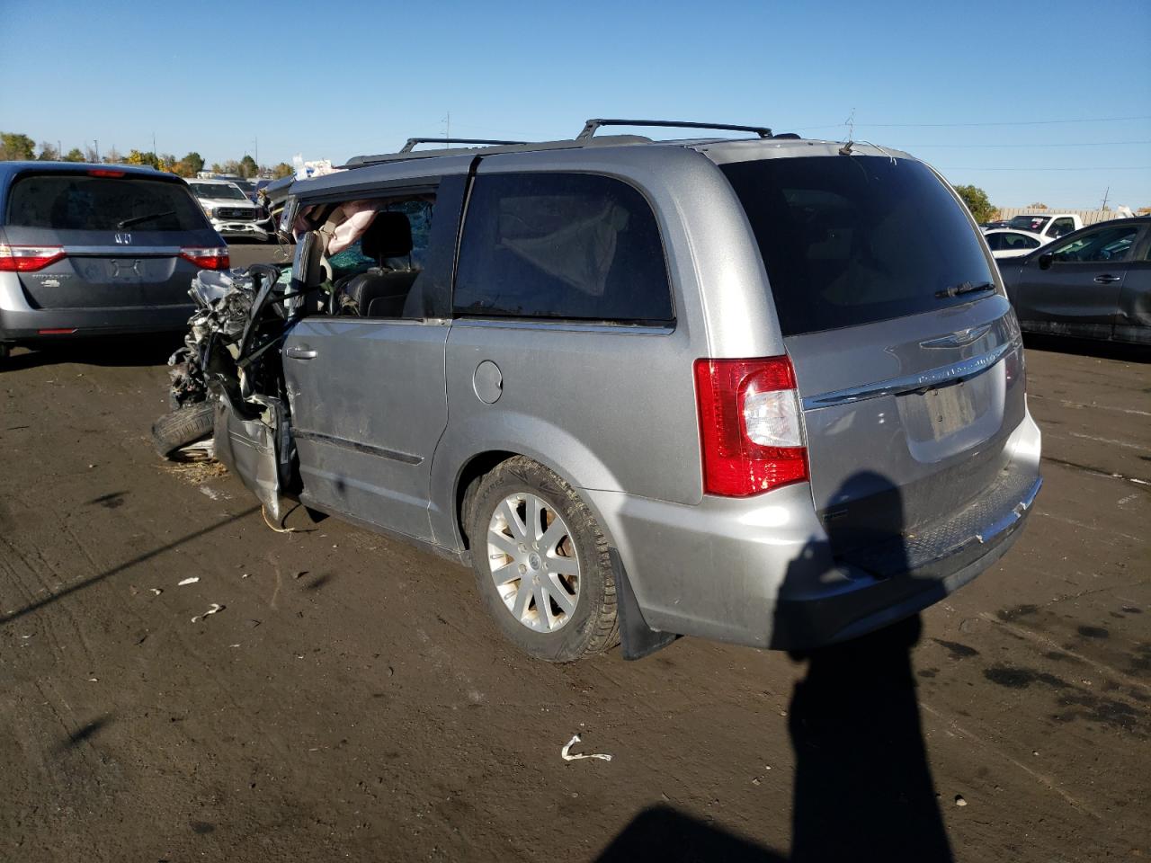 Image 2 of 2014 CHRYSLER TOWN & COUNTRY TOURING 2014 with VIN 2C4RC1BG0ER132042